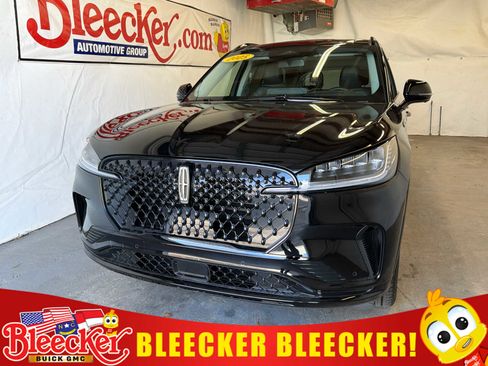 Used 2025 Lincoln Aviator 2WD w/ Jet Appearance Package image 1
