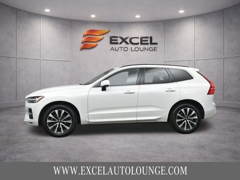 Used 2023 Volvo XC60 B5 Core AWD/4WD image 3