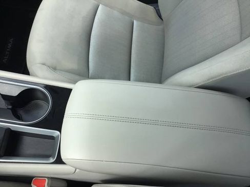 Used 2021 Nissan Altima 2.5 SV FWD image 19