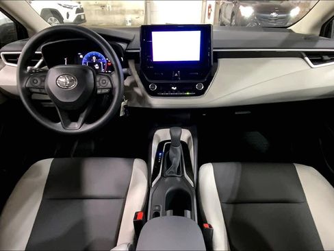 Used 2026 Toyota Corolla LE FWD image 5