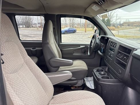 Used 2008 Chevrolet Express 1500 AWD Passenger w/ LT Preferred Equipment Group image 7