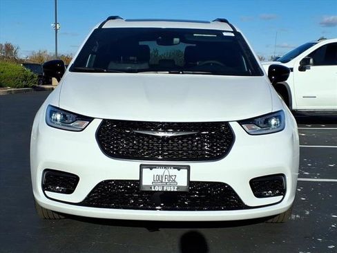 New 2026 Chrysler Pacifica Select w/ S Appearance Package image 24