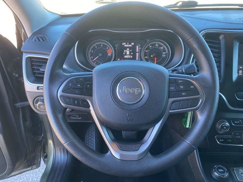 Used 2019 Jeep Cherokee Latitude w/ Popular Appearance Group image 15