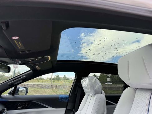 New 2026 Cadillac Lyriq Luxury AWD/4WD image 15