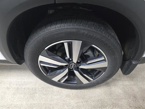 Used 2024 Nissan Rogue SL w/ SL Premium Package AWD/4WD image 9