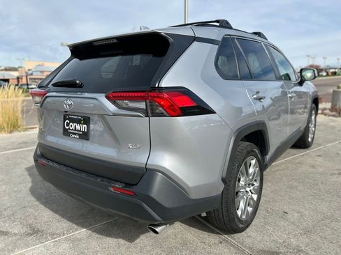 Used 2023 Toyota RAV4 XLE Premium image 8