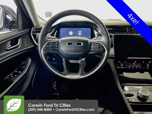 Used 2023 Jeep Grand Cherokee 4WD 4xe image 28