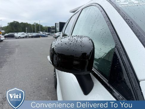 Used 2024 Volvo XC60 B5 Plus w/ Protection Package Premier AWD/4WD image 9