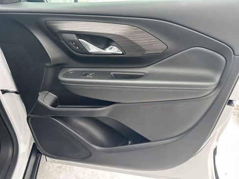 Used 2024 GMC Terrain SLE image 39