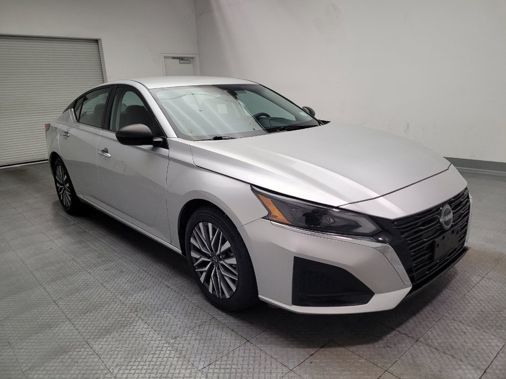 Used 2024 Nissan Altima 2.5 SV FWD image 13