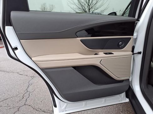 Used 2024 Lincoln Nautilus Premier w/ Equipment Group 102A image 29