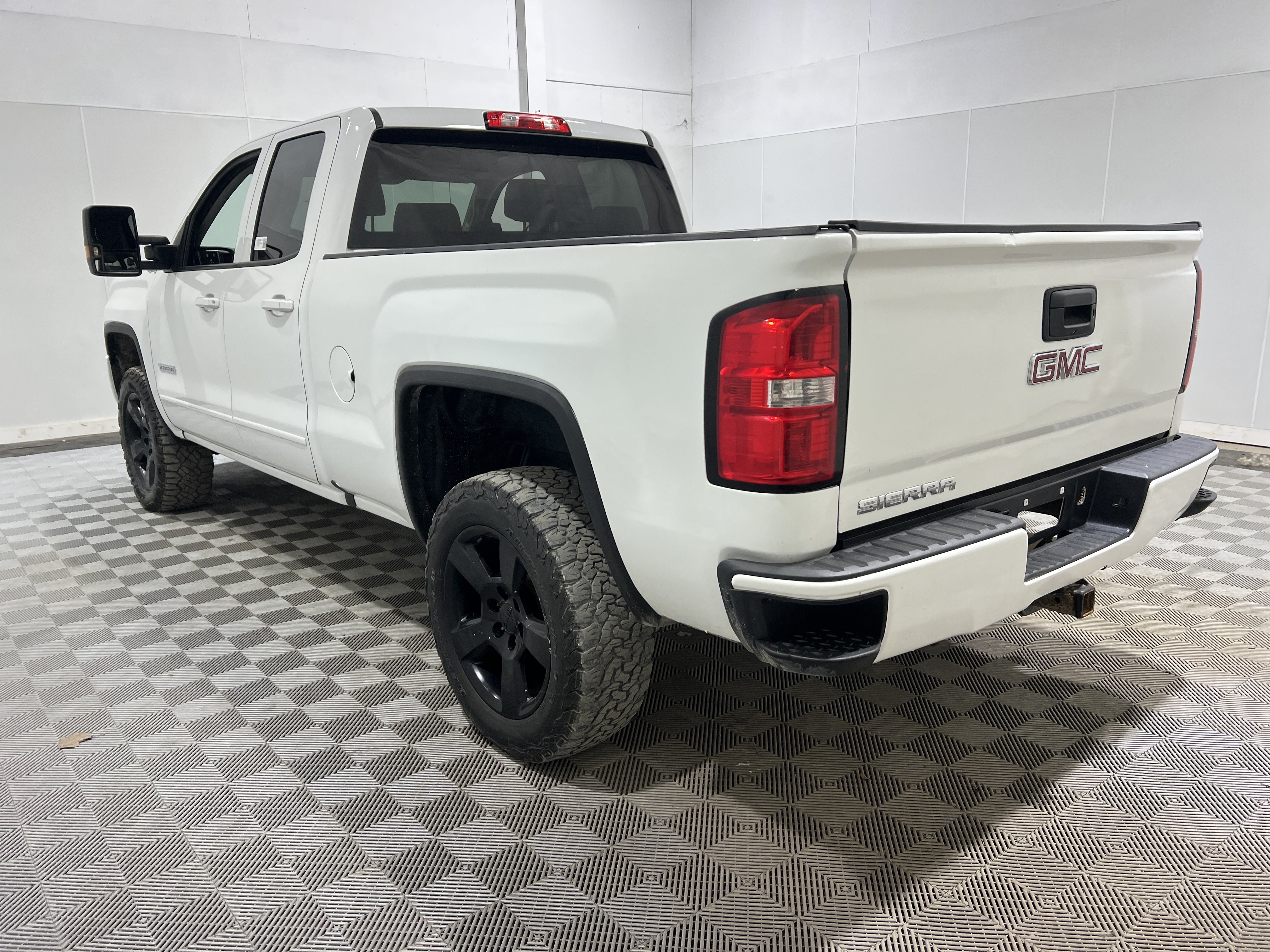 Used 2017 GMC Sierra 1500 4x4 Double Cab w/ Elevation Edition image 2