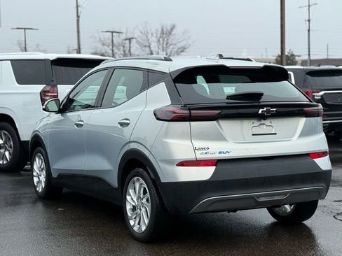 Used 2023 Chevrolet Bolt EUV LT w/ Comfort Package image 41