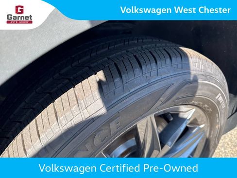 Certified 2023 Volkswagen Tiguan SE w/ Panoramic Sunroof Package AWD/4WD image 35