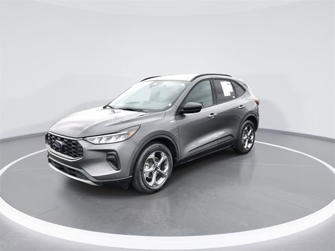 Used 2025 Ford Escape ST-Line w/ Equipment Group 301A image 4