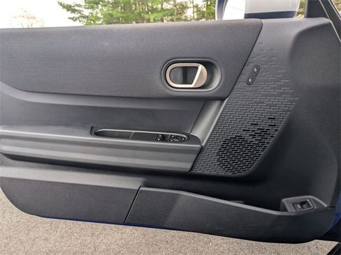 Used 2025 MINI Cooper 2-Door Hardtop image 10