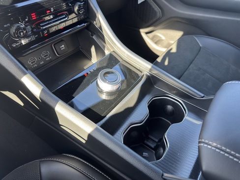 New 2025 Jeep Grand Cherokee Altitude image 24