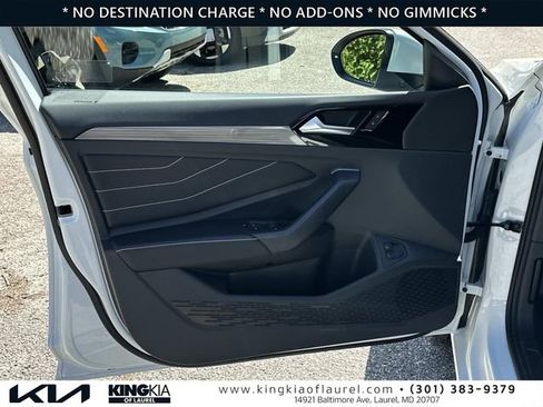 Used 2024 Volkswagen Jetta SEL FWD image 19