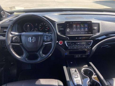 Used 2025 Honda Ridgeline Black Edition image 11