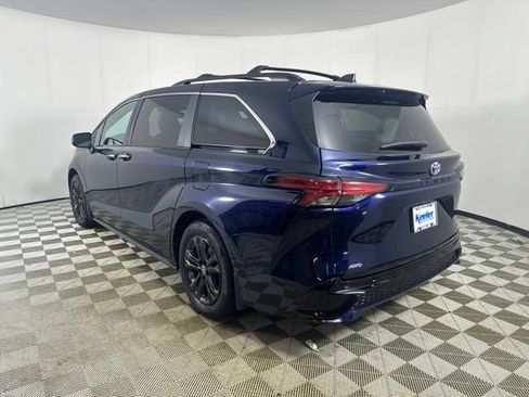 Used 2024 Toyota Sienna XSE w/ XSE Plus Package AWD/4WD image 5