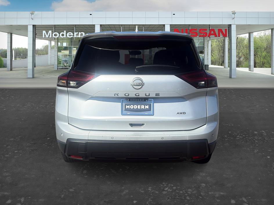 Certified 2025 Nissan Rogue SV AWD/4WD image 4