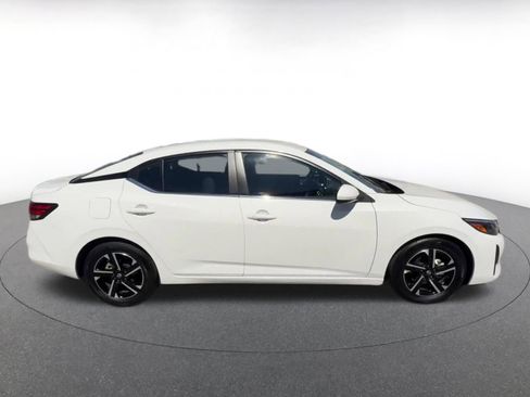 Used 2025 Nissan Sentra SV image 16