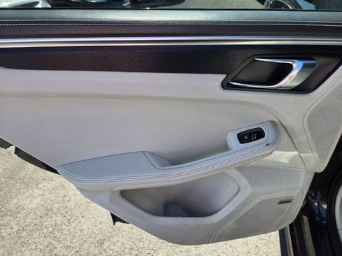 Used 2018 Porsche Macan GTS image 10