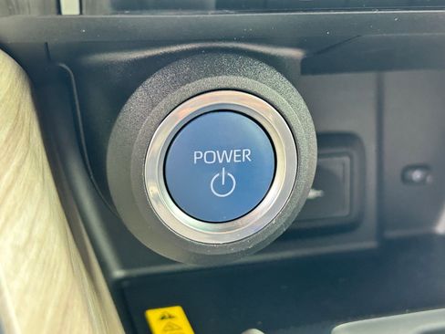 Certified 2021 Toyota Venza Limited w/ Advanced Technology Package image 22