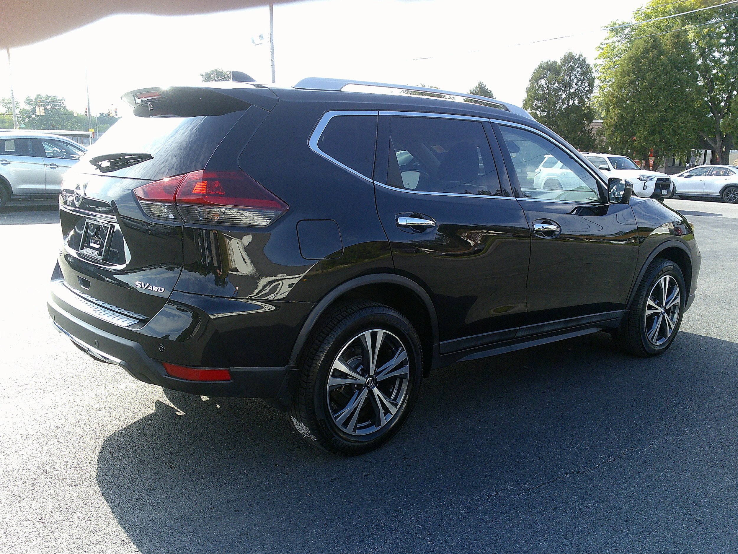 Used 2019 Nissan Rogue SV w/ Premium Package AWD/4WD image 7