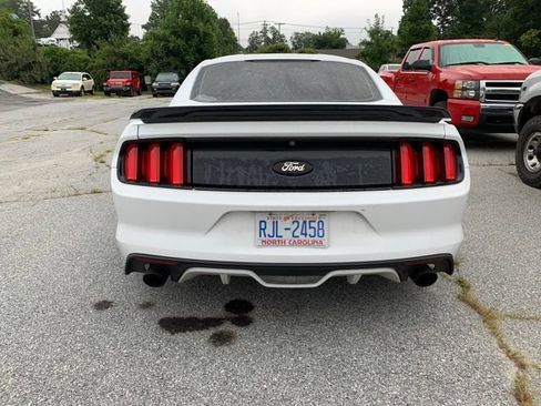 Used 2015 Ford Mustang GT RWD image 7