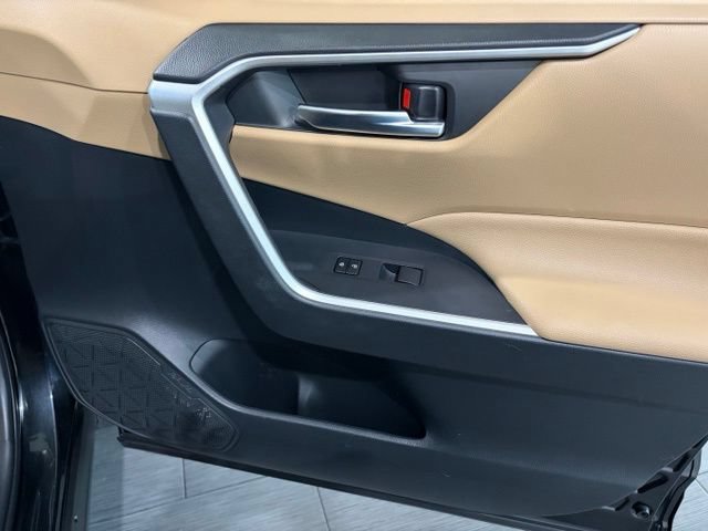 Used 2020 Toyota RAV4 XLE w/ Convenience Package AWD/4WD image 13