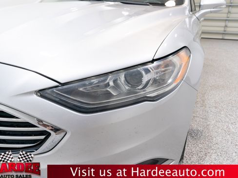 Used 2018 Ford Fusion SE FWD image 8