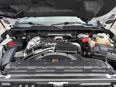 Used 2024 Chevrolet Silverado 2500 High Country w/ High Country Premium Package AWD/4WD image 10