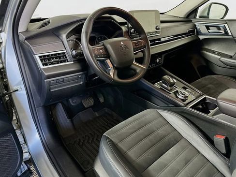 Used 2024 Mitsubishi Outlander SE image 10