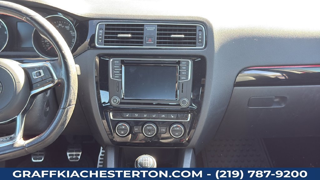 Used 2017 Volkswagen Jetta GLI FWD image 10