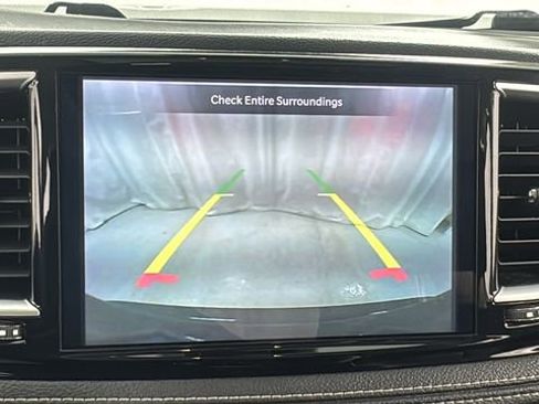 Used 2023 Chrysler Pacifica Limited image 28