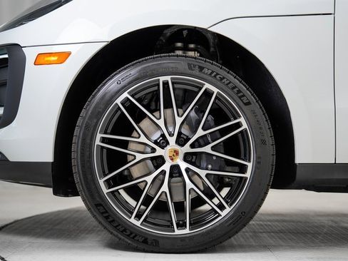New 2025 Porsche Macan image 32