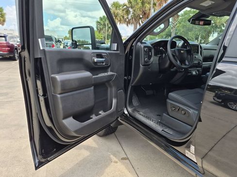 New 2026 Chevrolet Silverado 2500 Custom w/ Custom Value Package AWD/4WD image 8