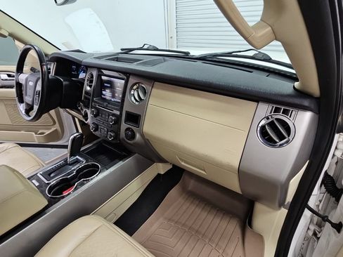 Used 2015 Ford Expedition Limited w/ Equipment Group 301A RWD image 42