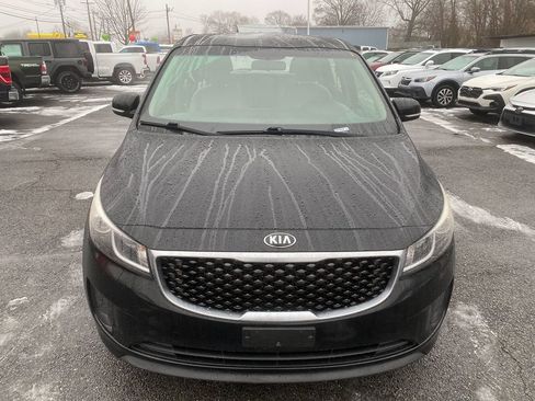 Used 2018 Kia Sedona L image 3