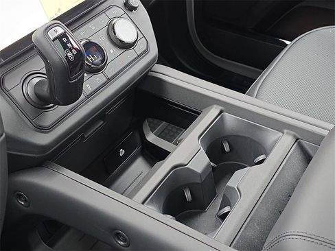 New 2026 Land Rover Defender 110 OCTA image 24