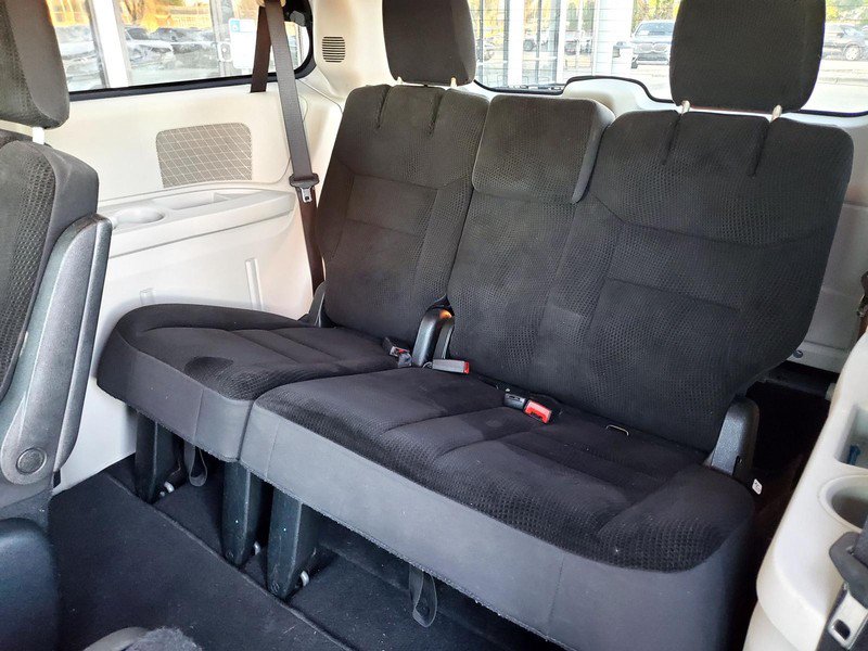 Used 2018 Dodge Grand Caravan SE w/ UConnect Hands-Free Group FWD image 17