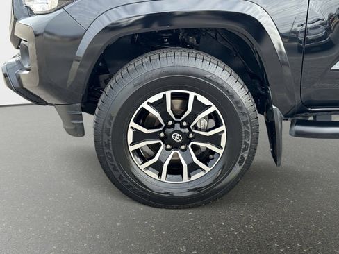 Used 2021 Toyota Tacoma TRD Sport image 12