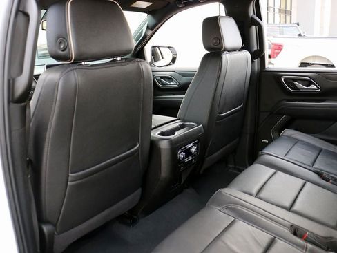 Used 2024 GMC Yukon SLT image 27