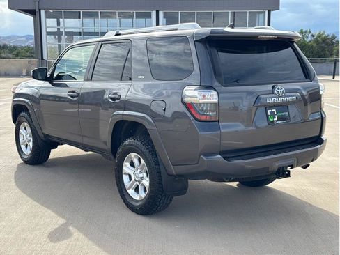 Used 2015 Toyota 4Runner SR5 AWD/4WD image 6