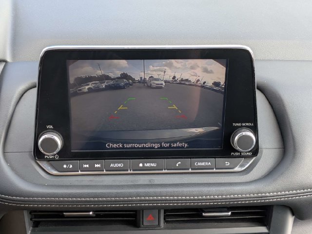 Used 2025 Nissan Rogue SV FWD image 31
