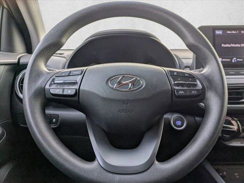 Used 2023 Hyundai Kona SEL w/ Winter Weather Package image 11