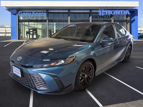 Used 2026 Toyota Camry SE w/ Multimedia Upgrade Package FWD image 4