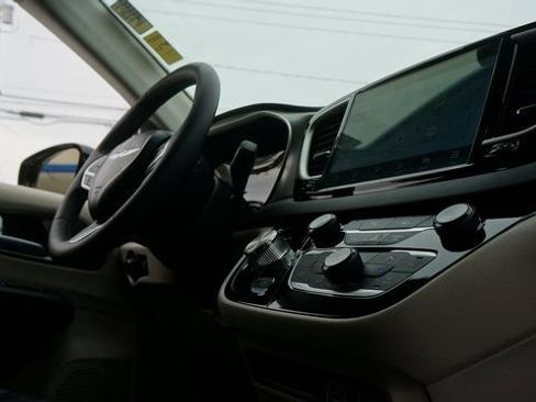 Used 2024 Chrysler Pacifica Touring-L image 54