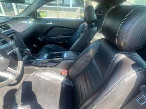 Used 2013 Ford Mustang GT Premium w/ GT Coupe Accessory Pkg 5 RWD image 9